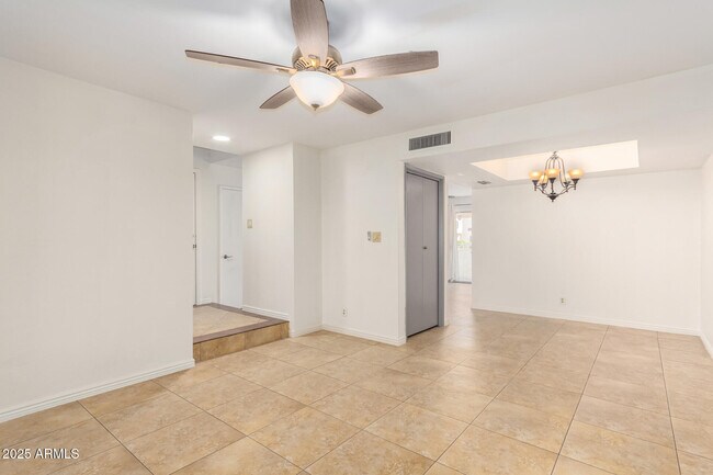 Foto del edificio - 16053 N 26th Cir