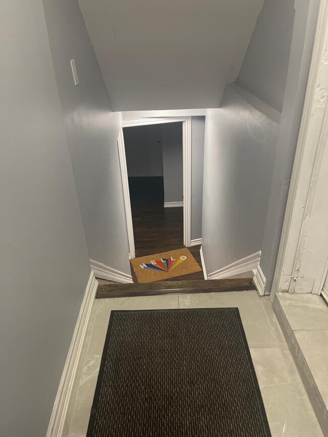 Building Photo - 53 Pappain Cres