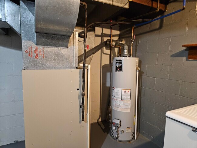 Foto del edificio - 702 Leland Ct