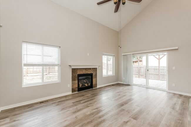 Building Photo - 2785 Richmond Dr