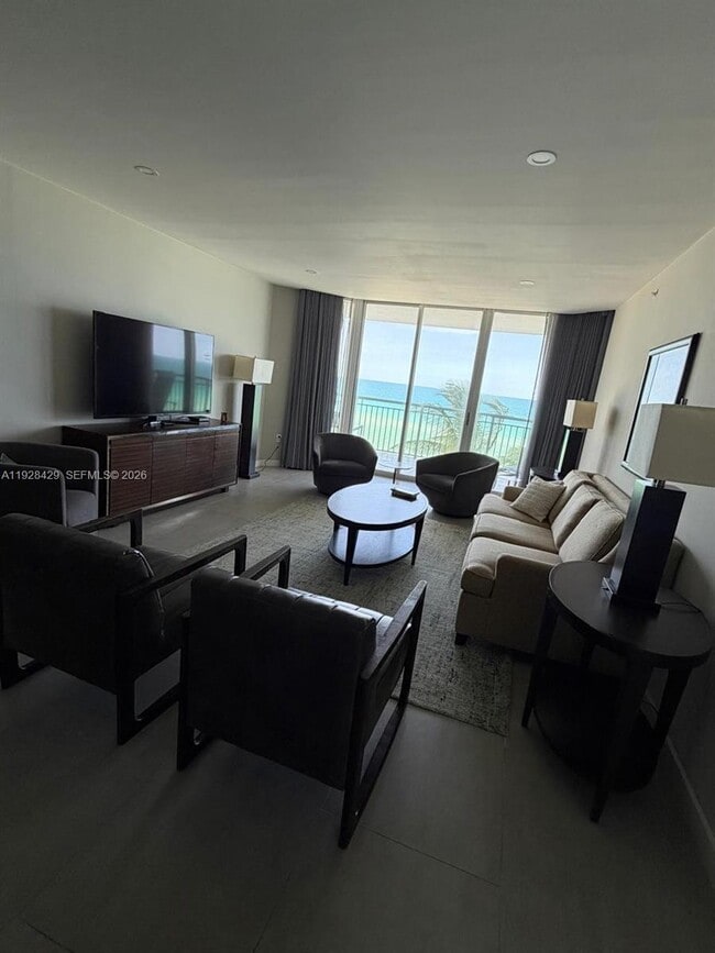 Building Photo - 17375 Collins Ave