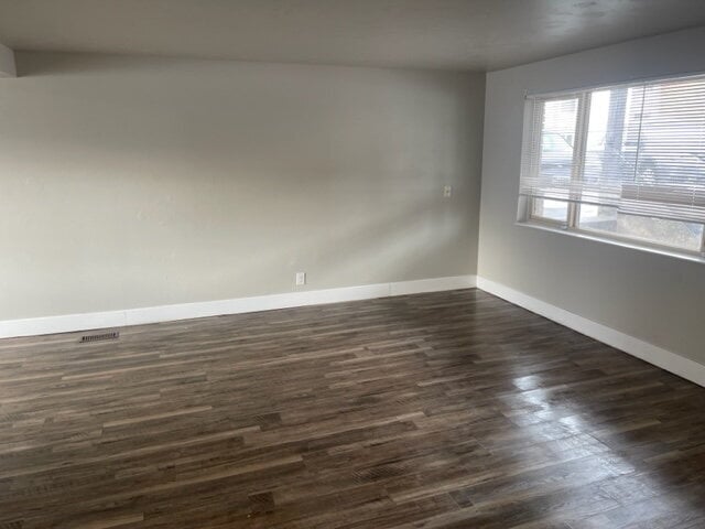 Foto del edificio - "Charming 2-Bed Retreat in Washington Terrace – Cozy Comfort at 912 Sq Ft!"
