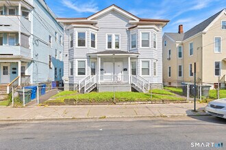 Building Photo - 394 Gregory St