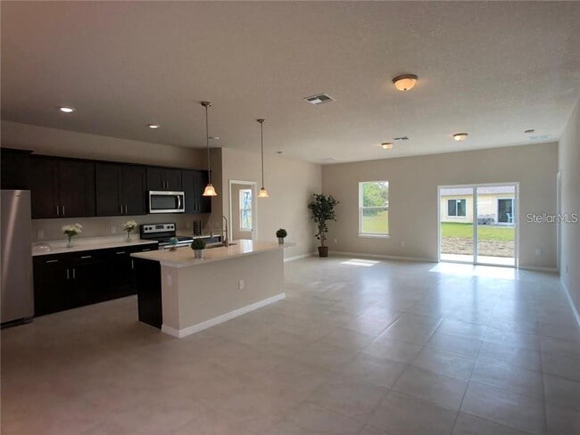 Building Photo - 205 Flounder Pl