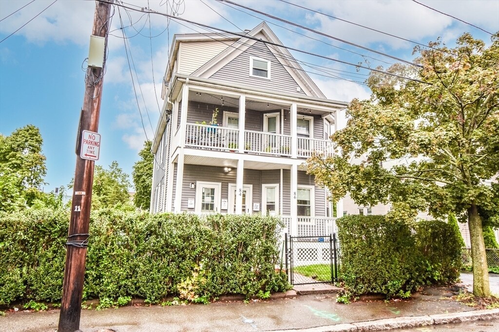 Primary Photo - 82 Edwards St