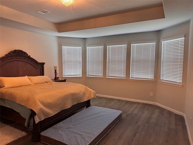 Building Photo - 24810 Adami Veduta Ct