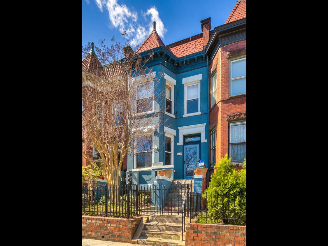 2604 Mozart Pl NW Unit 2, Washington, DC 20009 Apartments in