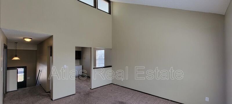 Primary Photo - 17305-17307 East 48th St Ct S