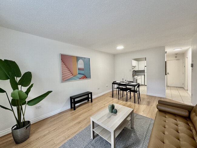 Building Photo - 2175 Av Chapdelaine