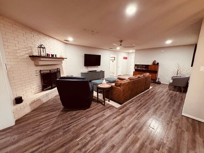 Foto del edificio - 249 Wedgewood Ln