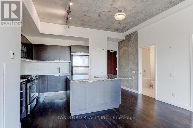 Building Photo - 25-1325 Oxley St