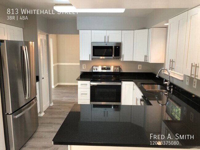 Foto del edificio - 813 Whitehall St