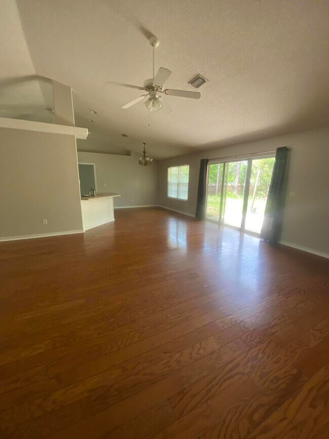 Foto del edificio - 6568 Fern St