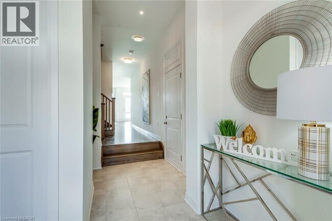 Building Photo - 3262 Crystal Dr