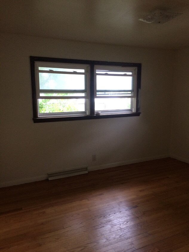 Building Photo - 4928 N 54th St