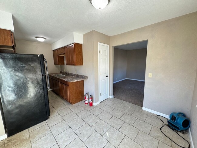 Building Photo - 230 SE 121st Rd