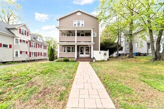 Building Photo - 912 Corbin Ave