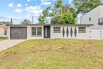 Building Photo - 2134 Catalina Dr