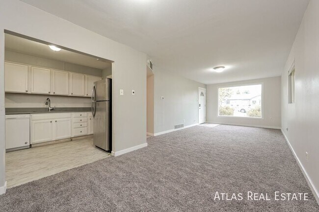 Foto del edificio - 1092 Worchester St