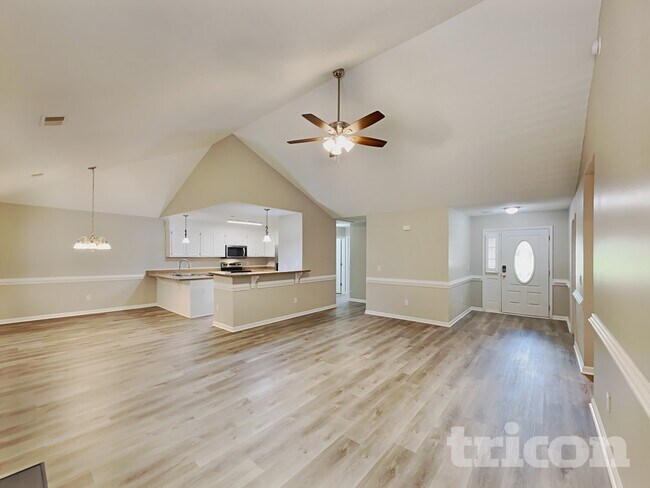 Building Photo - 89 Smokewood Dr