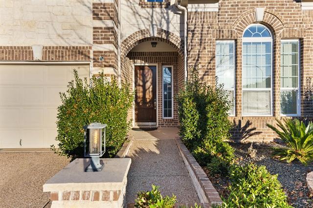 Foto del edificio - 15520 Mayflower Trail