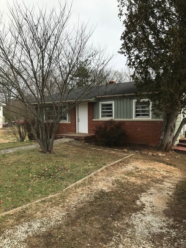 202 Brevard Rd, Asheville, NC 28806 House Rental in Asheville, NC