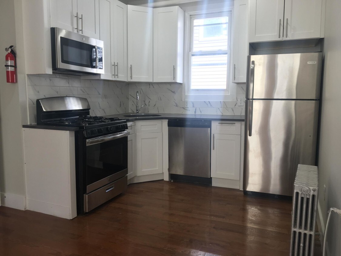 Foto principal - 130 Woodlawn Ave