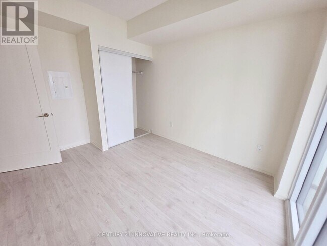 Photo du bâtiment - 8960-8960 Jane St