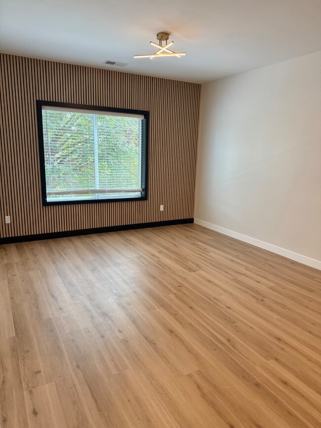 Building Photo - 2305 Ave G