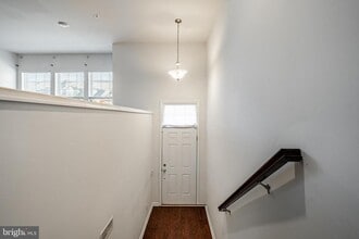 Building Photo - 33 Addison Ln Building Photo - 33 Addison Ln