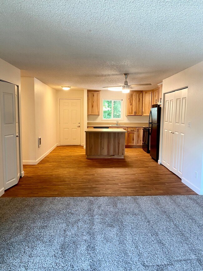 Foto del edificio - 8585 SW Canyon Ln