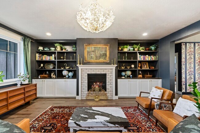 Building Photo - 64 S Ravine Way