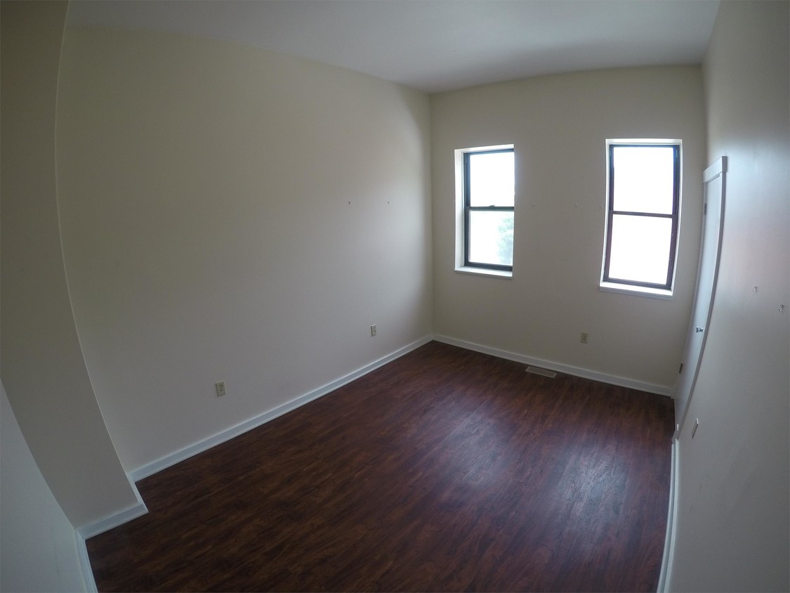 Building Photo - 38 4th St