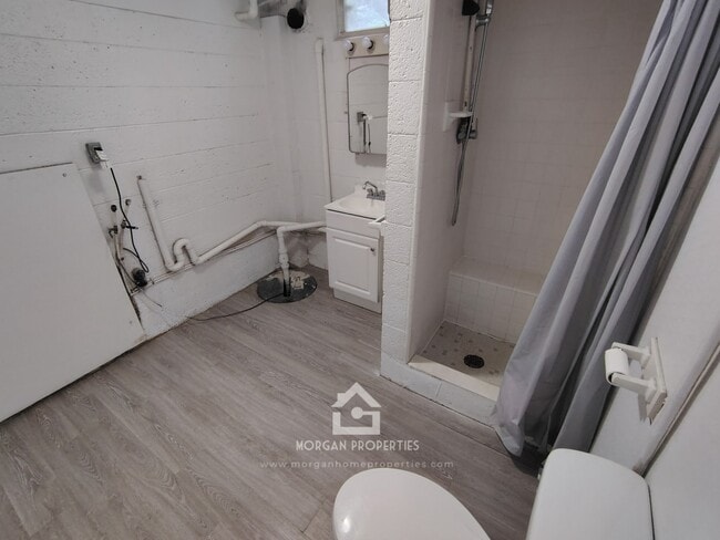 Foto del edificio - 1303 E 7th St