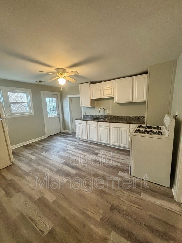 Building Photo - 4015 Parthenia Ave