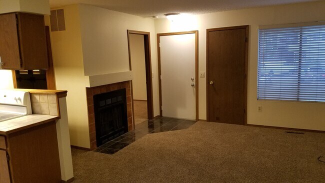 Building Photo - 1830 Newland Ct