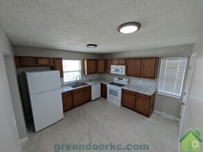 Building Photo - 9152 W 78th Terrace