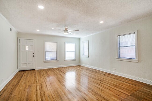 Building Photo - 3330 Rosedale Ave