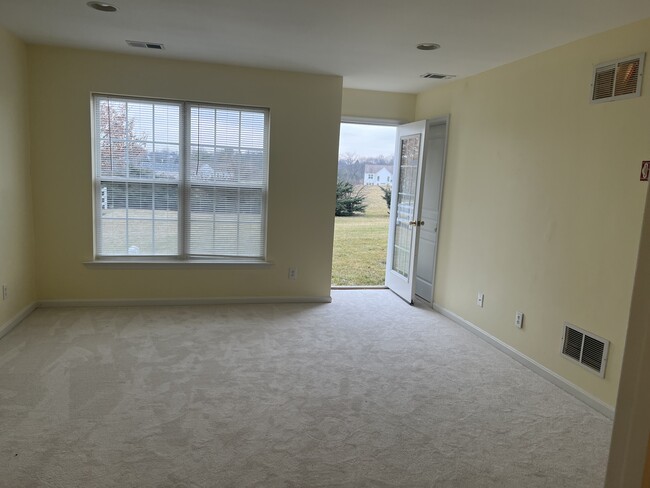 Foto del edificio - 5293 Chandler Way