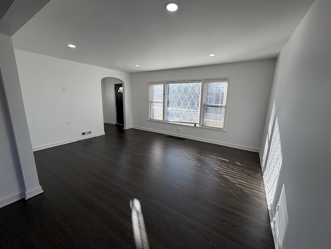 Photo - 11341 S Ada St (Chicago, IL) House