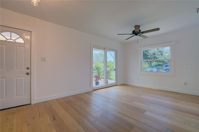 Foto del edificio - 901 Oak St SW