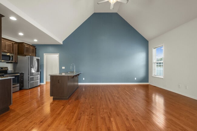 Foto del edificio - 307 Farmhouse Trail