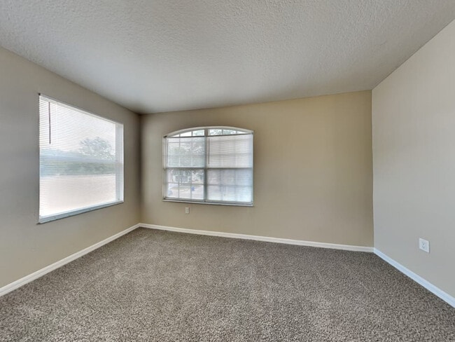 Building Photo - 8525 Quarter Horse Dr