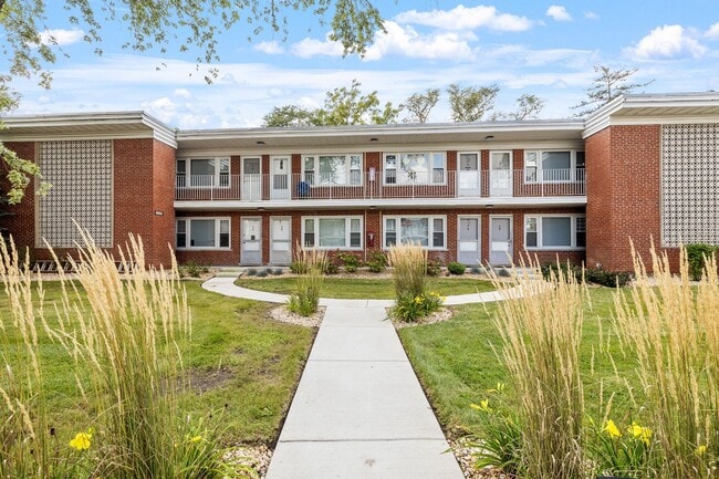 Interior Photo - Wheaton Court Apartments on Crescent Street in Wheaton