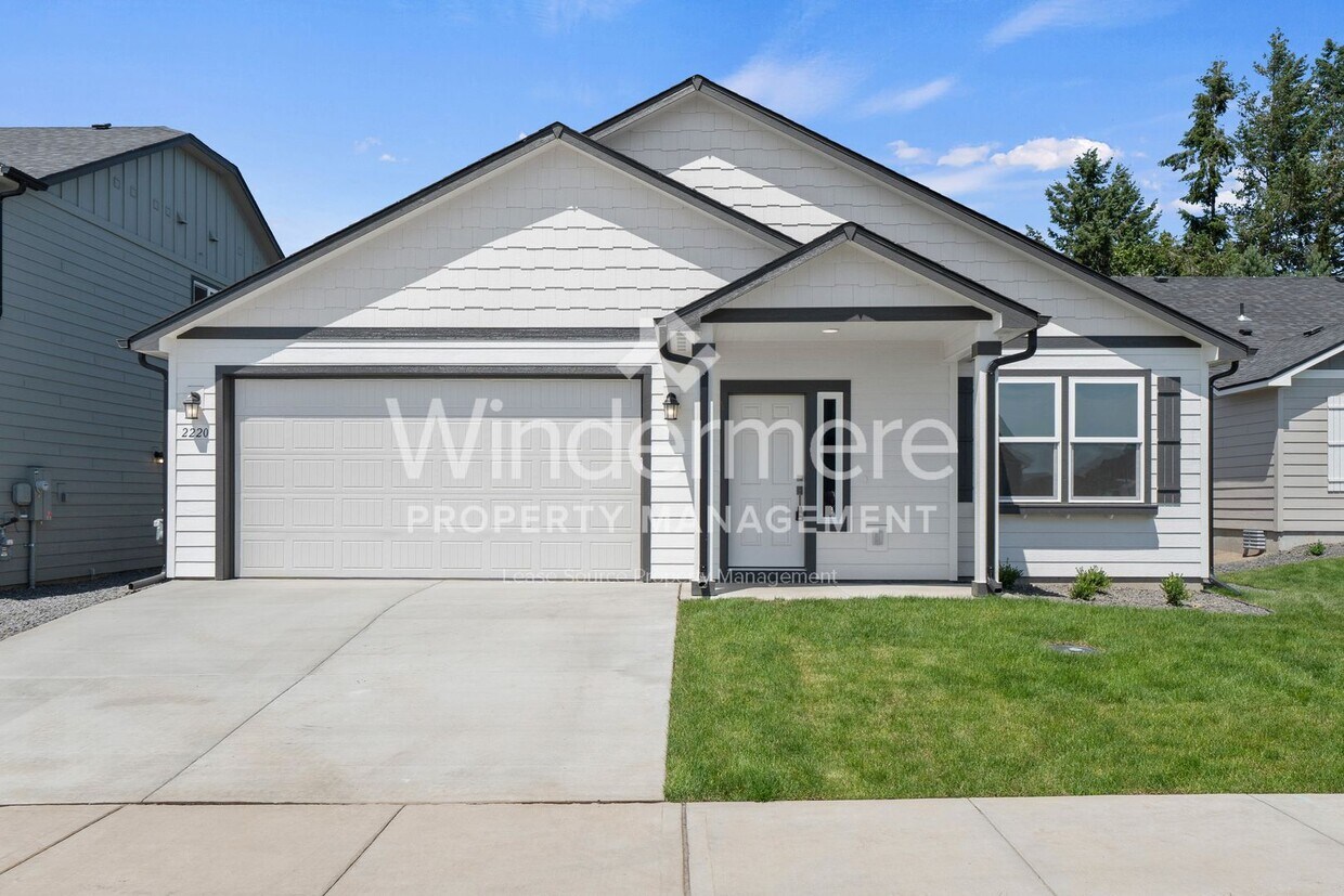 Primary Photo - 2220 W Jay Ave