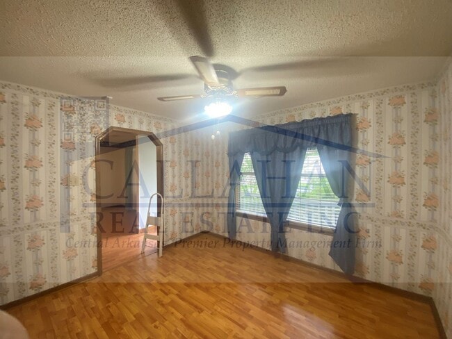Building Photo - Sherwood 3 Bedroom Home