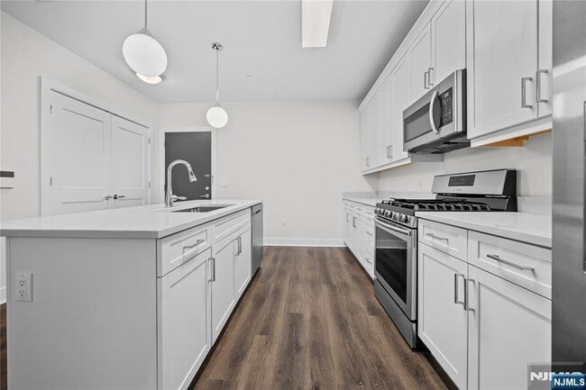 Foto del edificio - 313 Woodland Pl