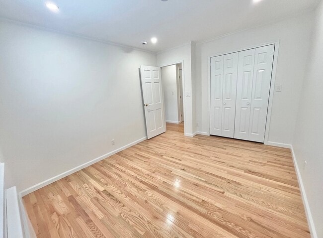 Building Photo - 279 N Broadway