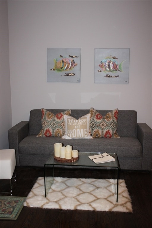 Foto del edificio - 10 Merrymount Rd