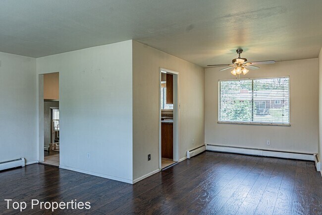 Foto del edificio - 3 br, 3.5 bath House - 696 South Glencoe St